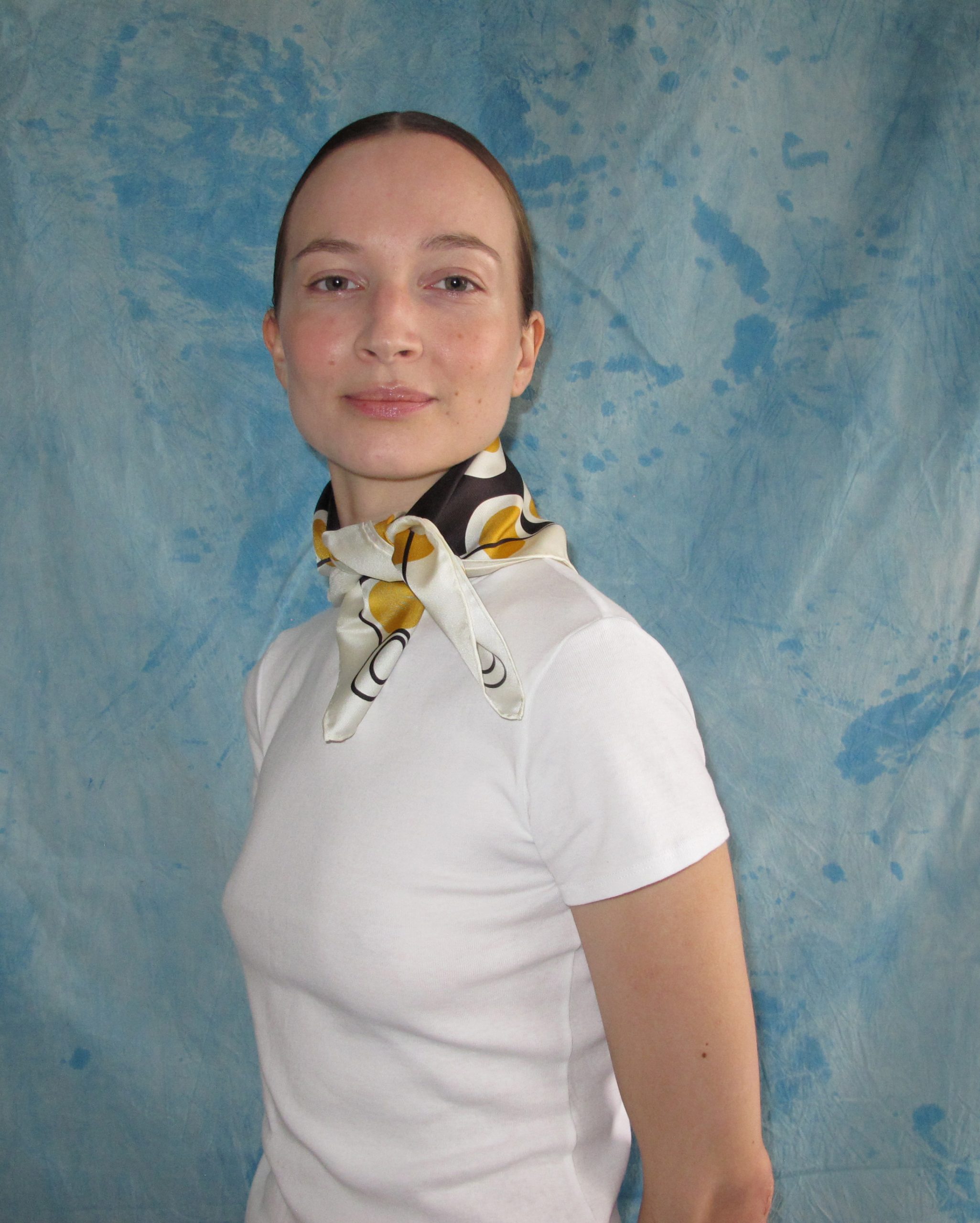 hnyHANY_silkscarf_SmallPolkaDotter_IMG_9700
